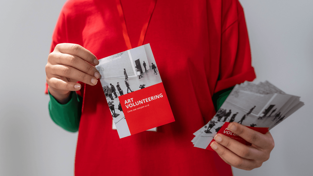 Flyers vs. Brochures: Which Marketing Material Should You Choose?