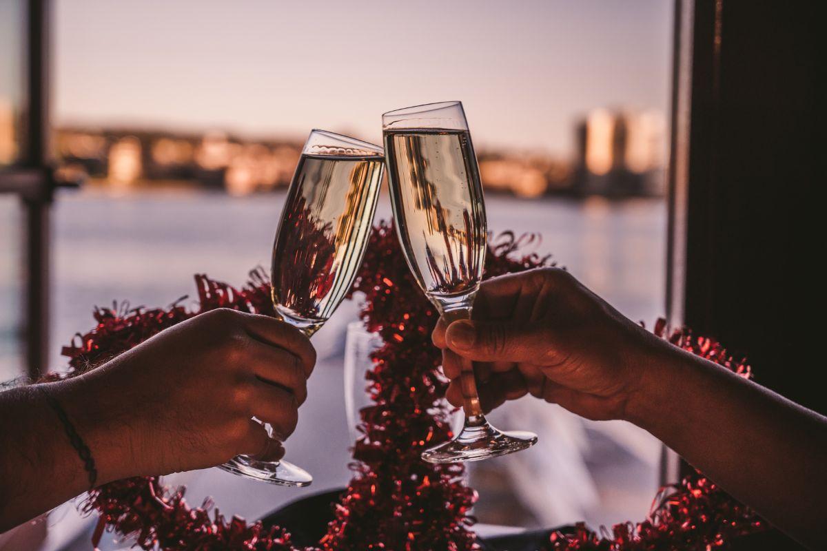 Veuve Clicquot Brut Yellow Label Champagne: A Complete Guide to the Iconic French Bubbly