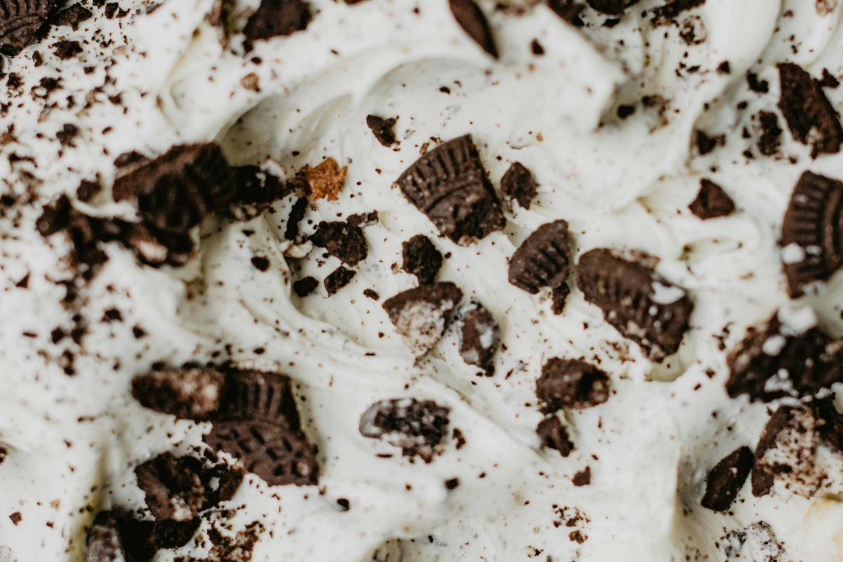 The Sweet & Salty Showstopper: Member’s Mark White Chocolate Cookie Crunch Bark