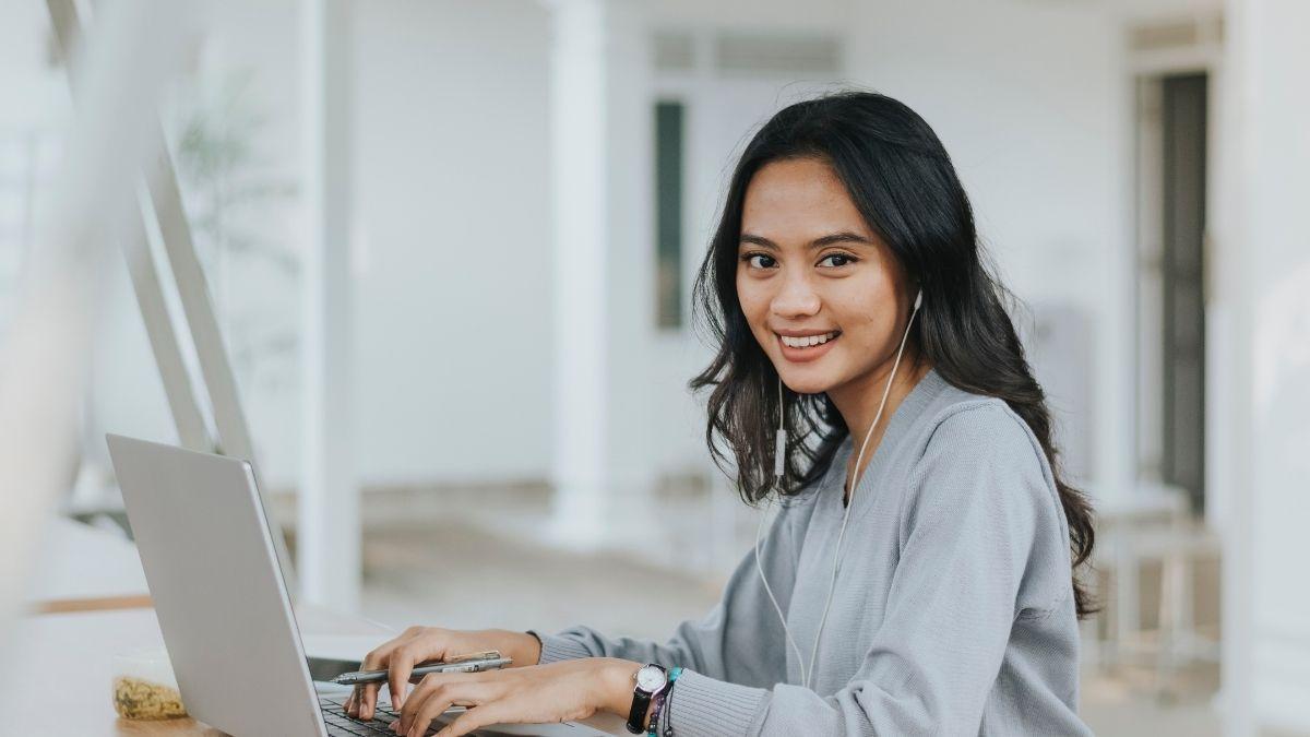How to Certify Documents Online with DocHub